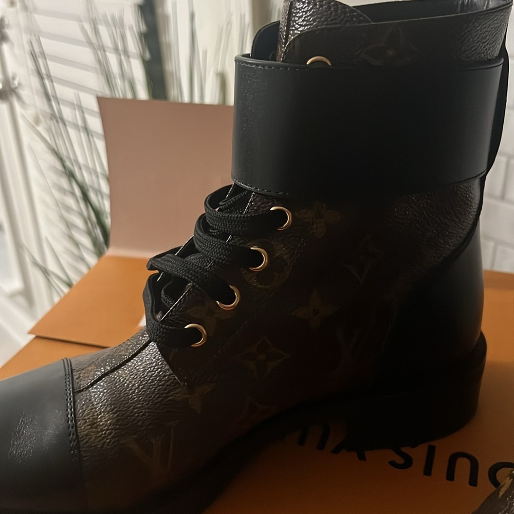 Wonderland Louis Vuitton Ranger Boots - Picture 4 of 8